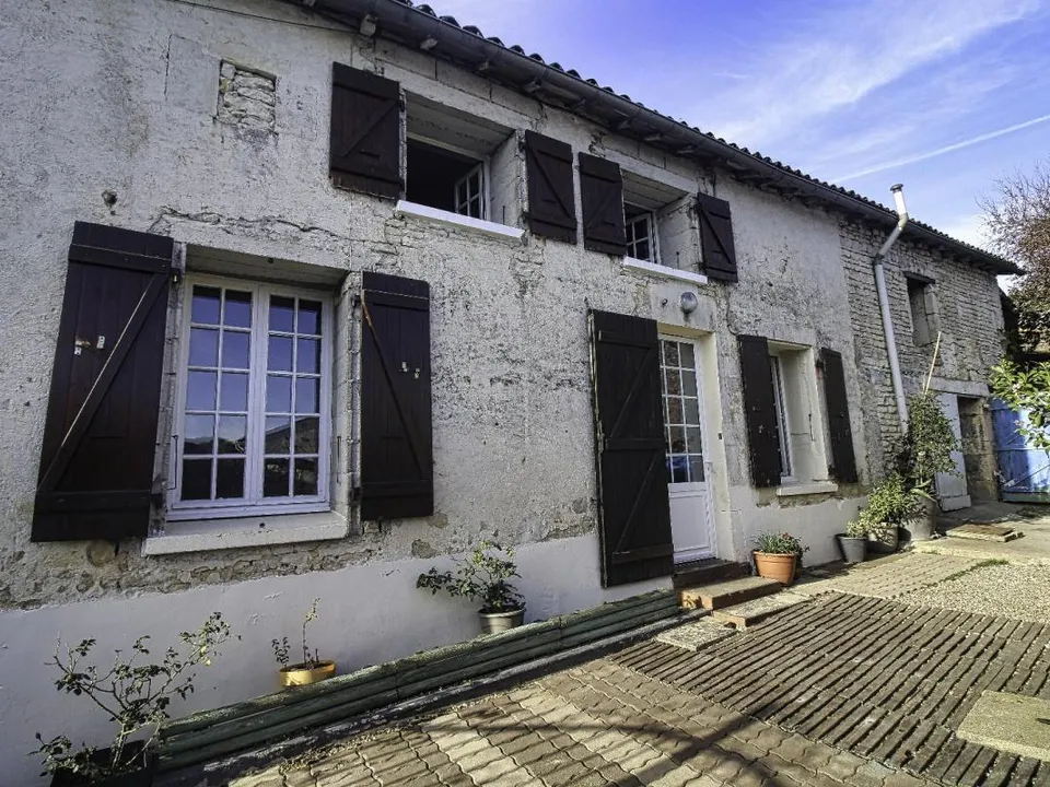 Casa de poble a Gourvillette, Charente-Maritime - foto 1