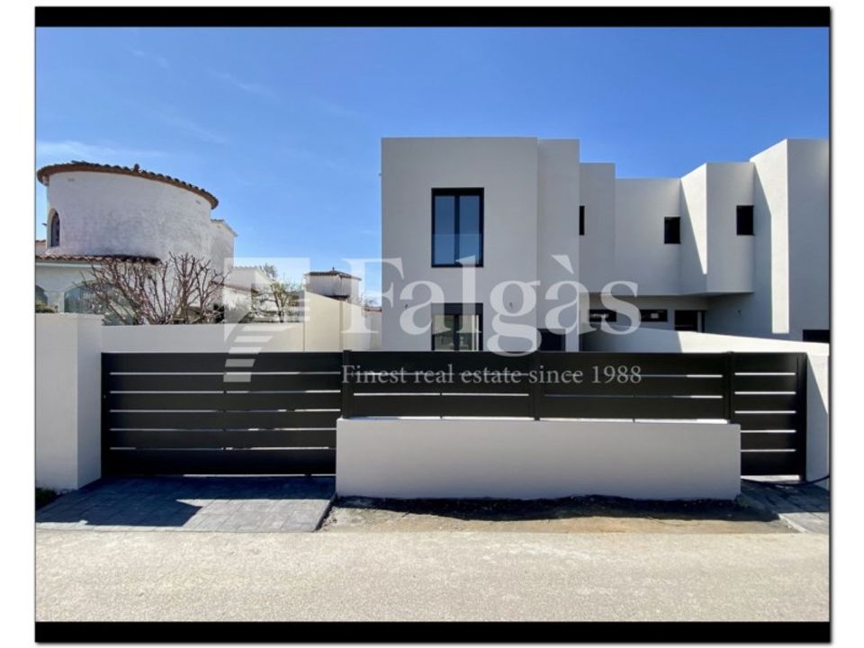 Villa en Requesens, Gerona - foto 2
