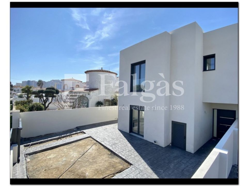 Villa en Requesens, Gerona - foto 4