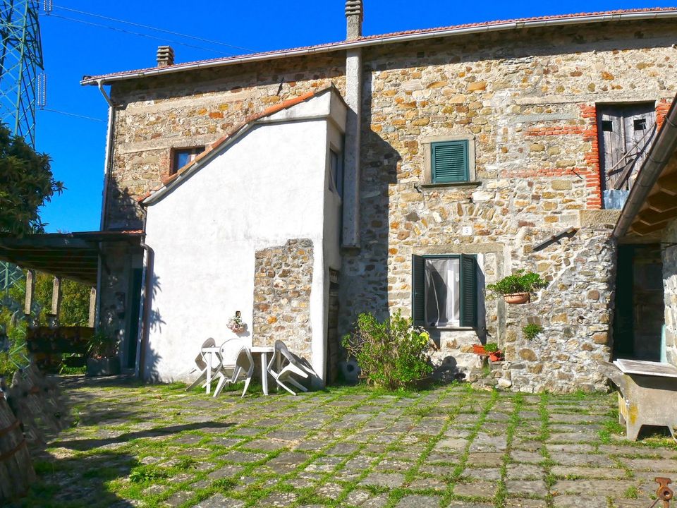 Erhvervsejendom i Fivizzano, Massa and Carrara - foto 2