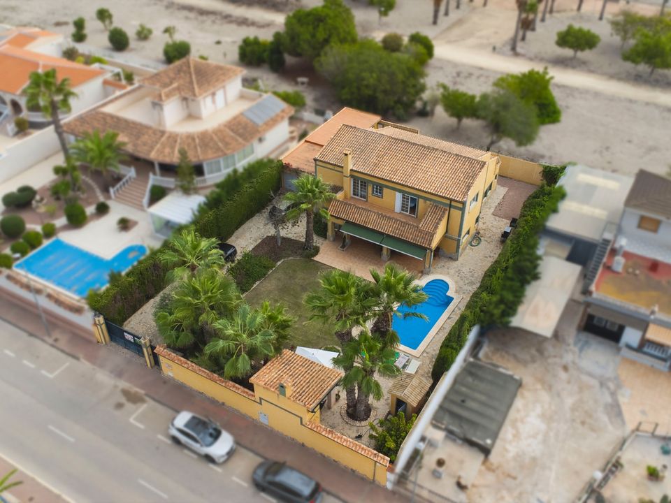 Villa i La Marina, Alicante - foto 1