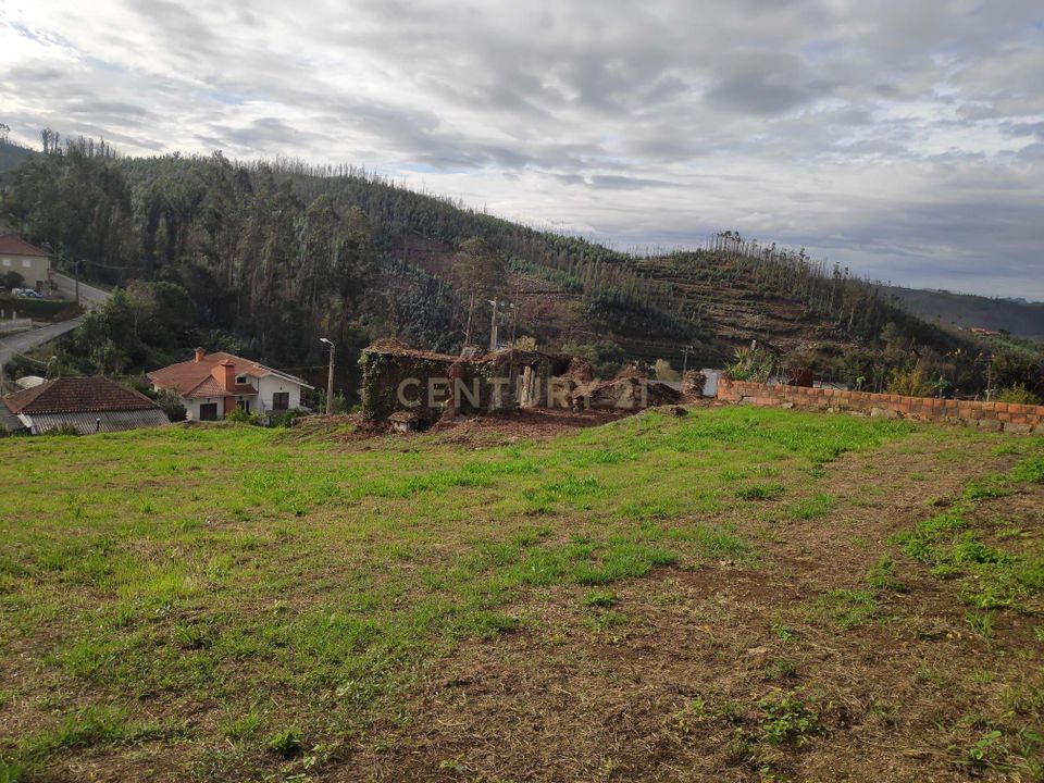 Helårsgrund i Foz do Sousa e Covelo, Porto - foto 1