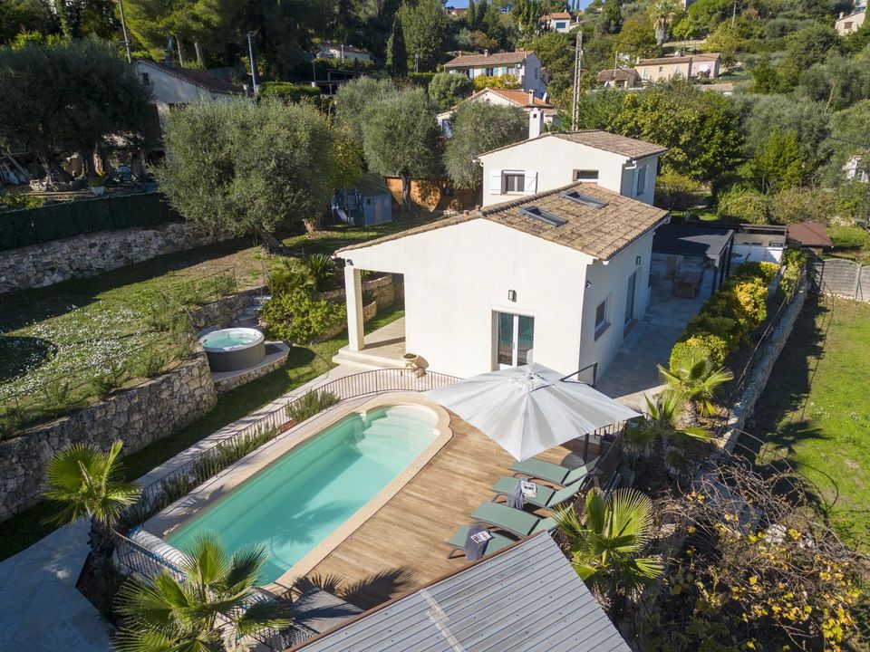 Villa i Le Rouret, Alpes-Maritimes - foto 1