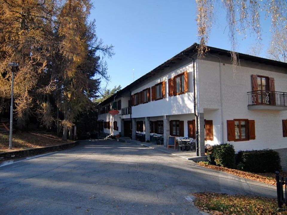 Erhvervsejendom i Roccabruna, Cuneo - foto 1