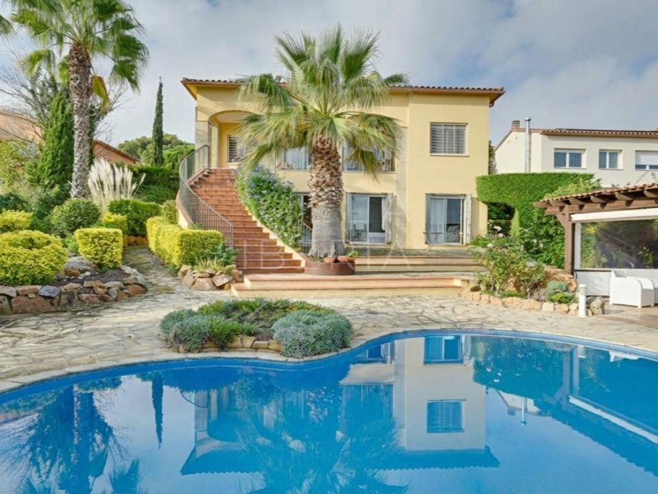Villa i Sant Pol (Ajuntament La Bisbal), Gerona - foto 1