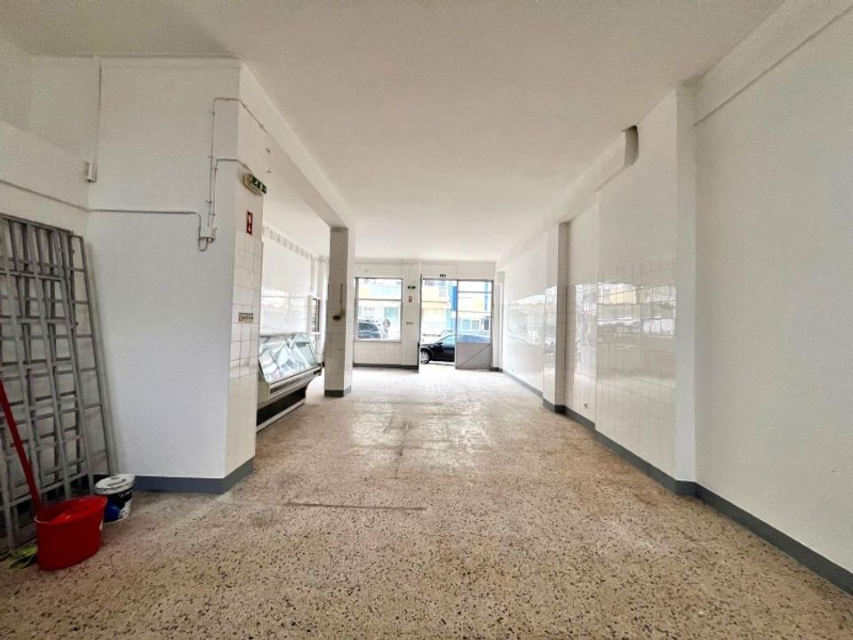 Erhvervsejendom i Amadora, Lisbon - foto 2