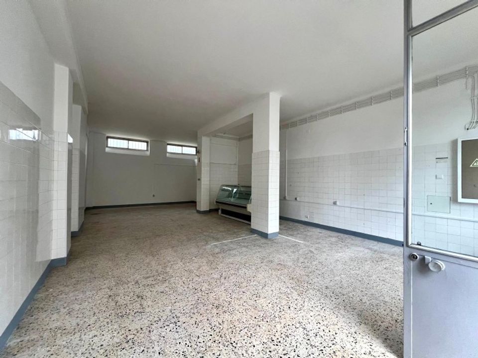 Erhvervsejendom i Amadora, Lisbon - foto 4