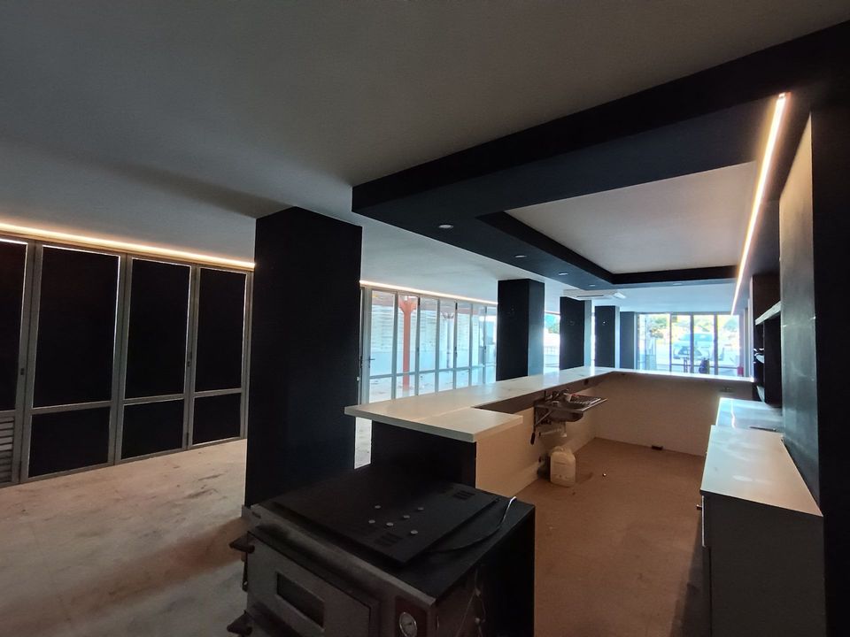 L'establiment comercial a Xeraco, Valencia - foto 4