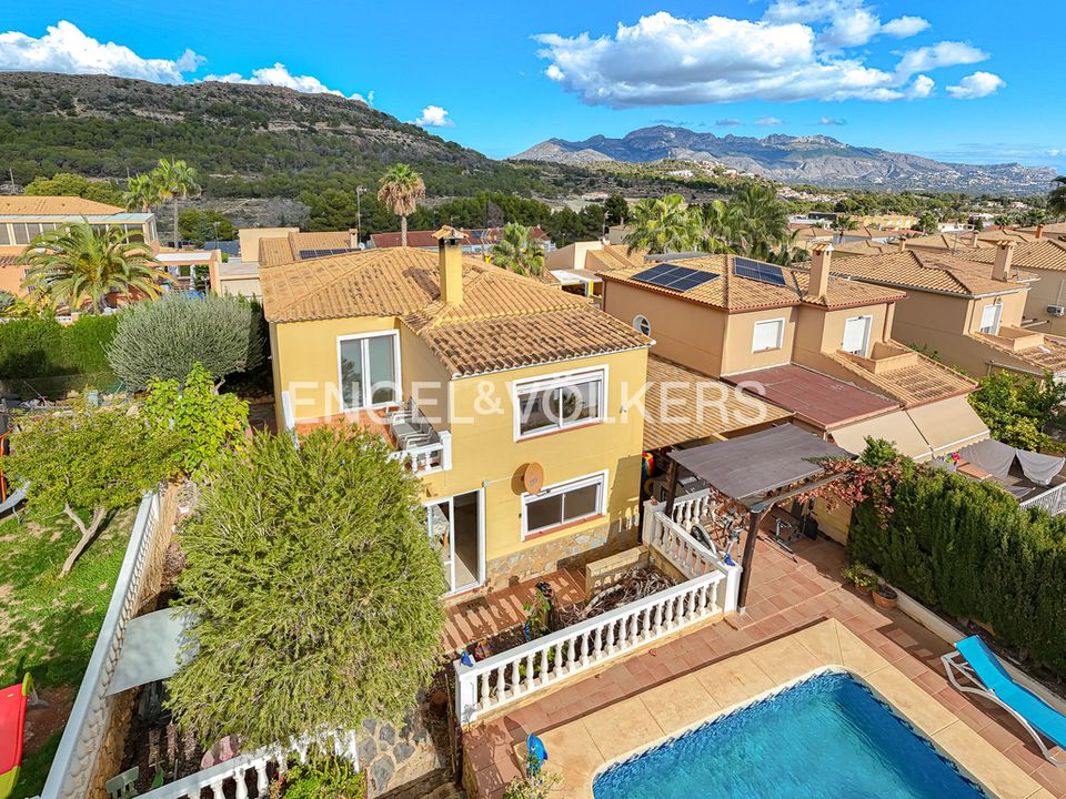 Villa a La Nucia, Alicante - foto 1