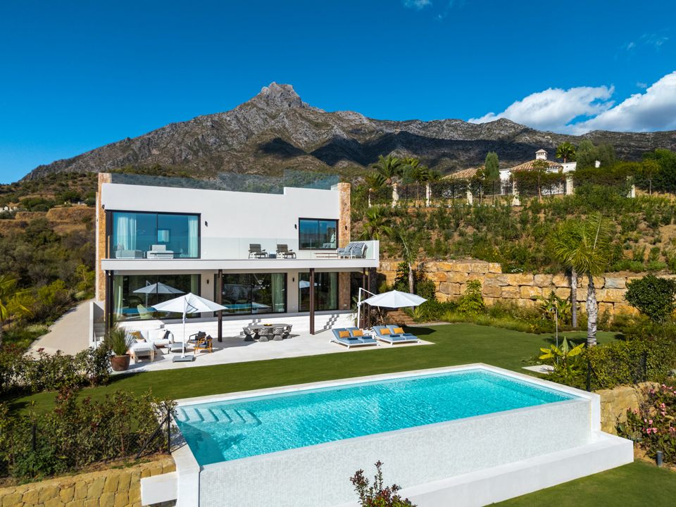 Villa - Marbella, Malaga - photo 1
