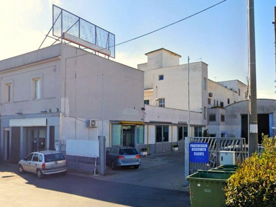 Erhvervsejendom i Taranto, Taranto - foto 1