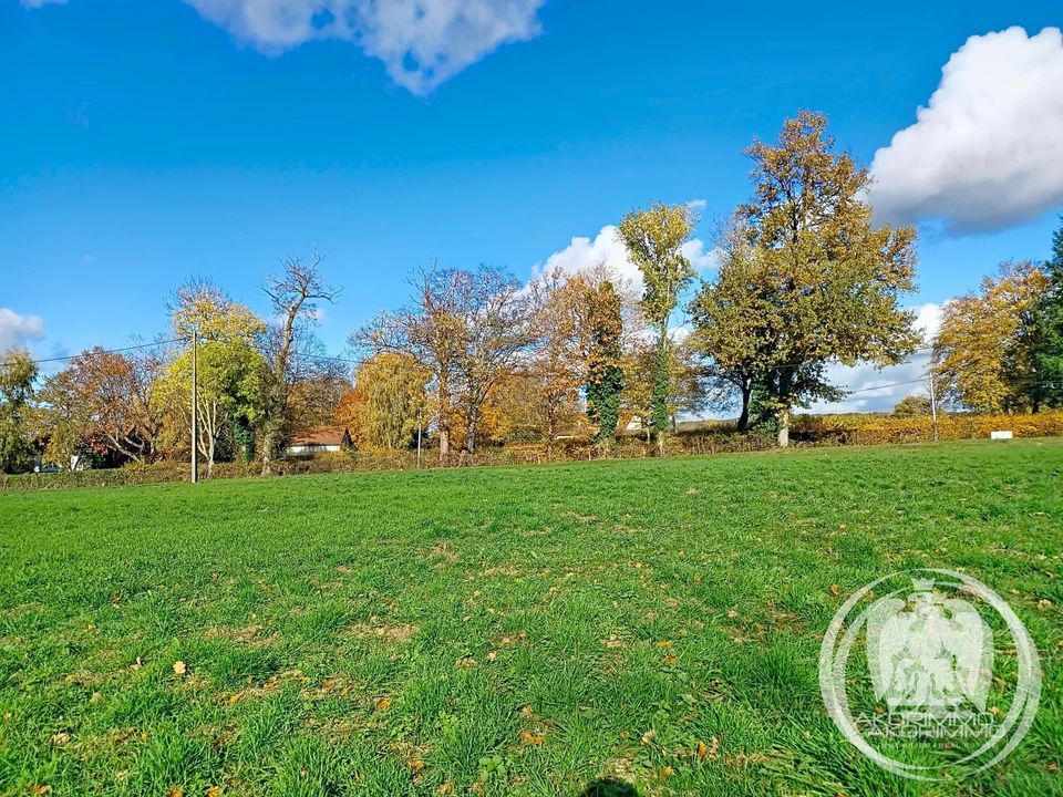 Helårsgrund i Saint-Étienne-de-Vicq, Allier - foto 1
