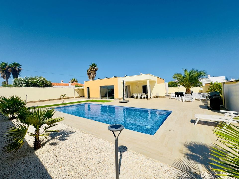 Villa i Torrevieja, Alicante - foto 1