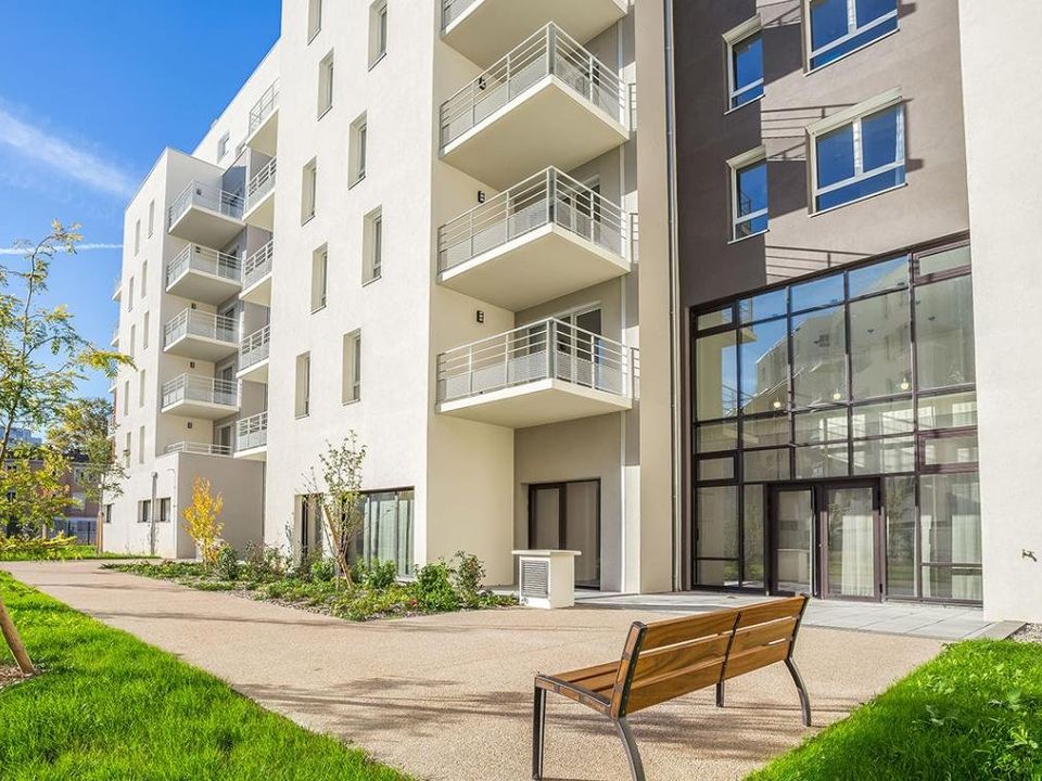 Erhvervsejendom i Villeurbanne, Rhone - foto 1