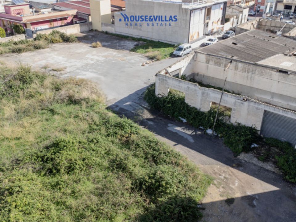 L'establiment comercial a Avola, Siracusa - foto 1
