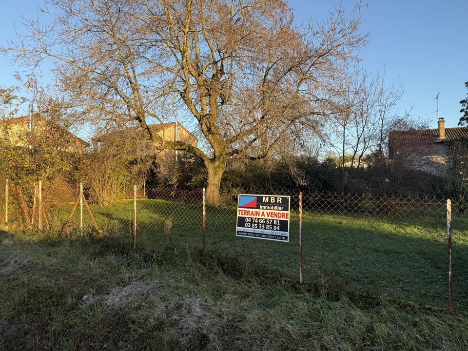 Helårsgrund i Prissé, Saone-et-Loire - foto 1