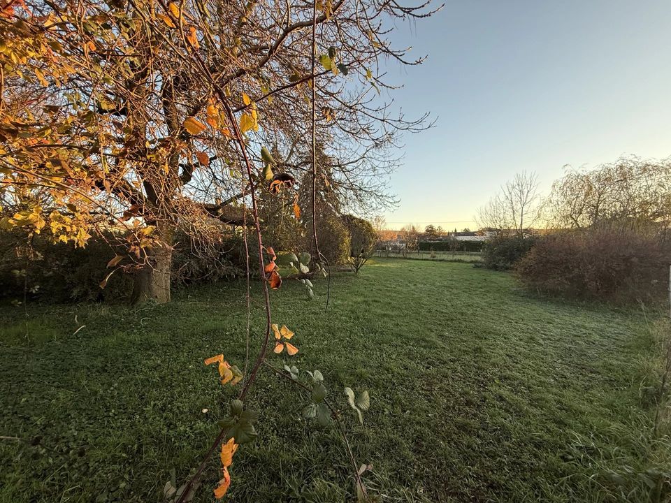 Helårsgrund i Prissé, Saone-et-Loire - foto 2