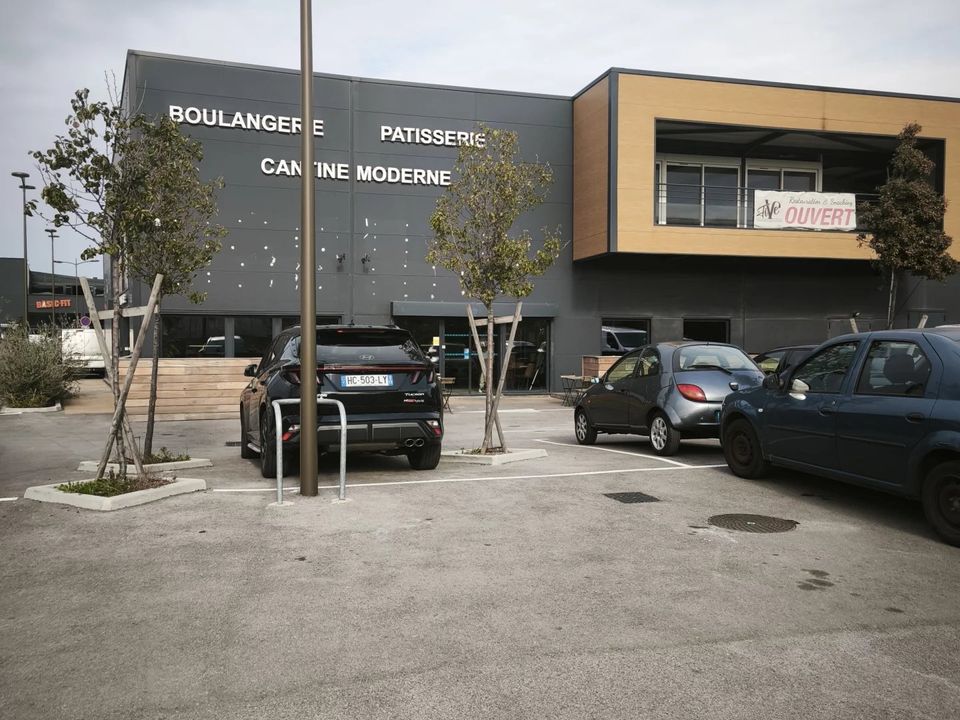 Erhvervsejendom i Marignane, Bouches-du-Rhone - foto 2