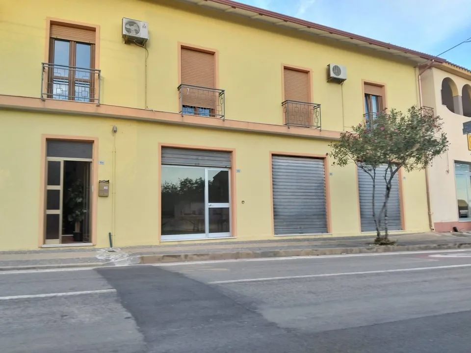 Erhvervsejendom i Nuraminis, Sud Sardegna - foto 1