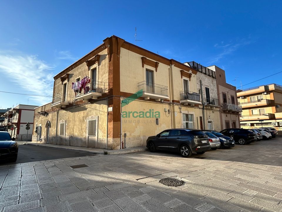 L'establiment comercial a Bitritto, Bari - foto 2