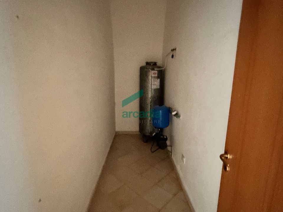 L'establiment comercial a Bitritto, Bari - foto 5