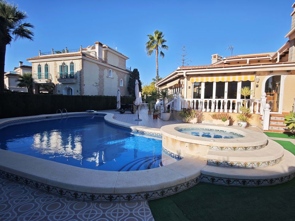 Villa i Alicante, Alicante - foto 1