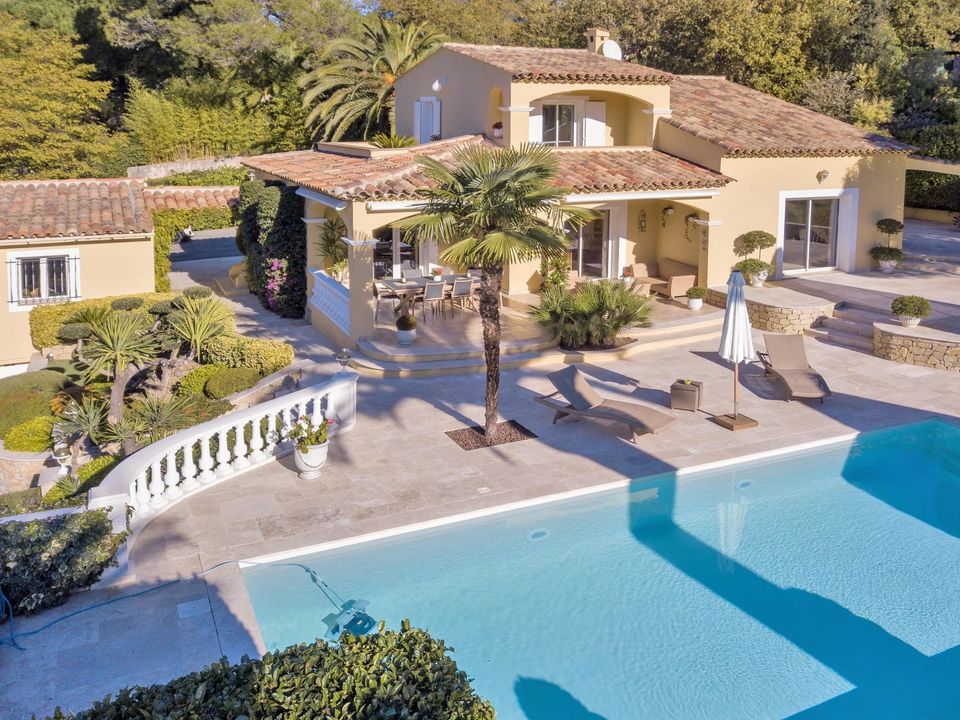 Villa i Roquefort-les-Pins, Alpes-Maritimes - foto 1