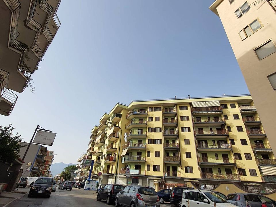 Parkeringsplads i Marigliano, Naples - foto 1