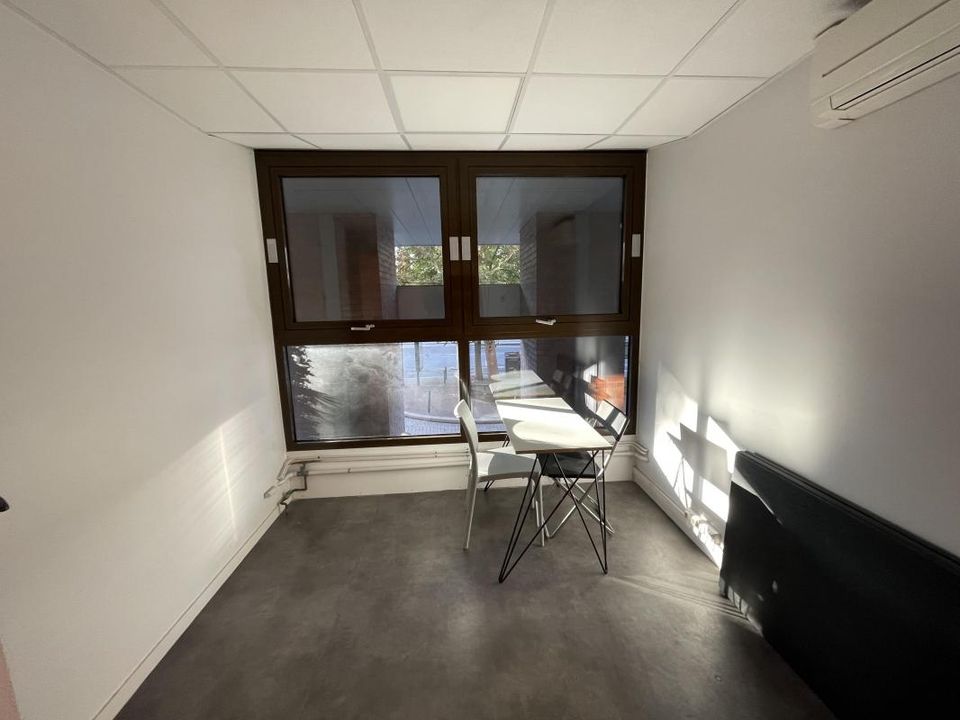 Erhvervsejendom i Pantin, Seine-Saint-Denis - foto 1