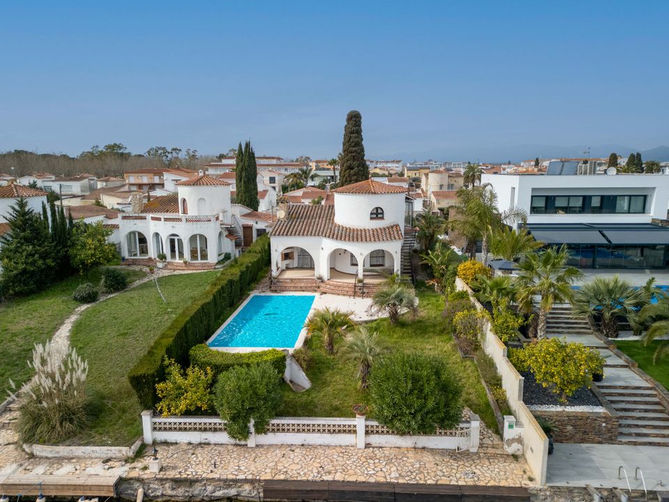 Villa i Empuriabrava, Gerona - foto 1