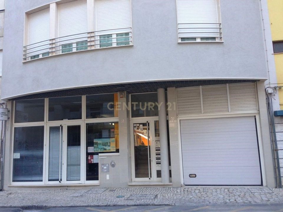 Erhvervsejendom i Barreiro, Setubal - foto 1