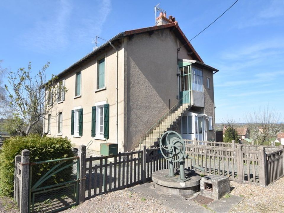 Lejlighed i Cercy-la-Tour, Nievre - foto 1
