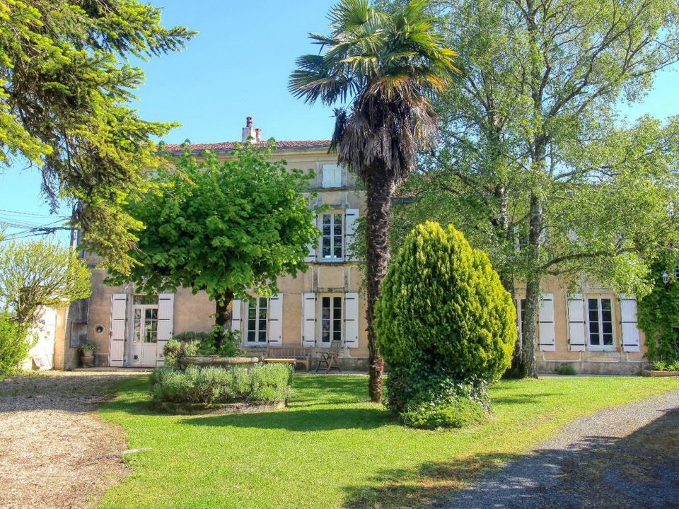Landejendom i Vinax, Charente-Maritime - foto 1