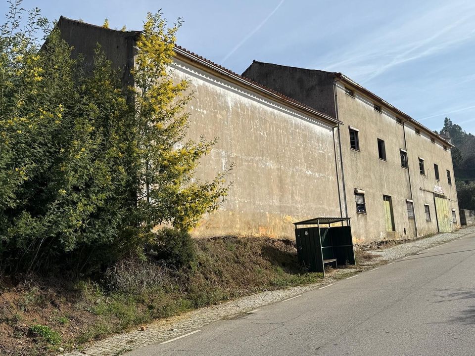 Erhvervsejendom i Alcongosta, Castelo Branco - foto 1