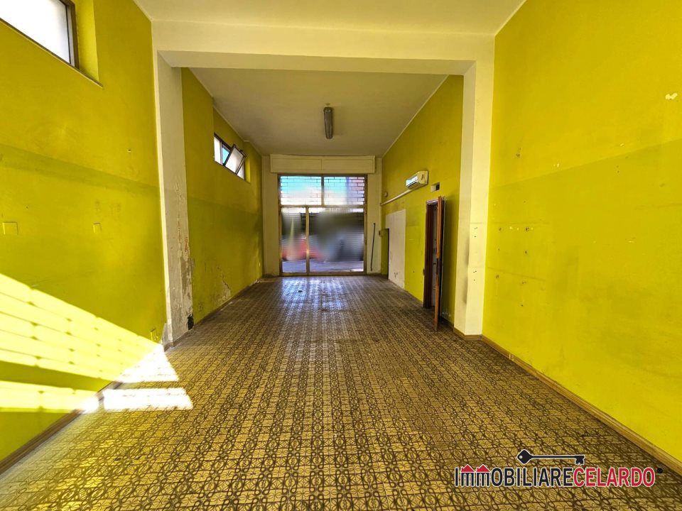Erhvervsejendom i Poggibonsi, Siena - foto 1
