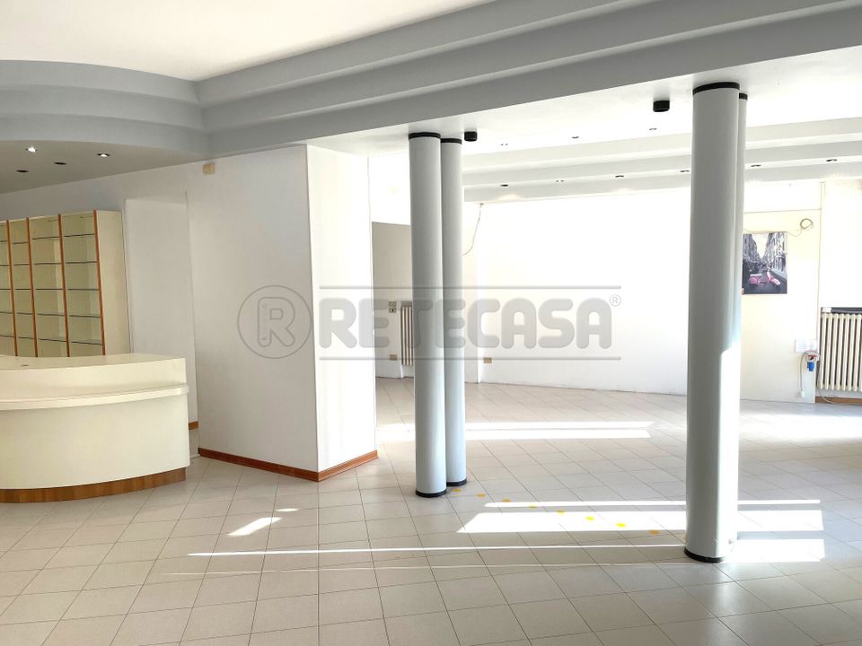 L'establiment comercial a Orgiano, Vicenza - foto 2