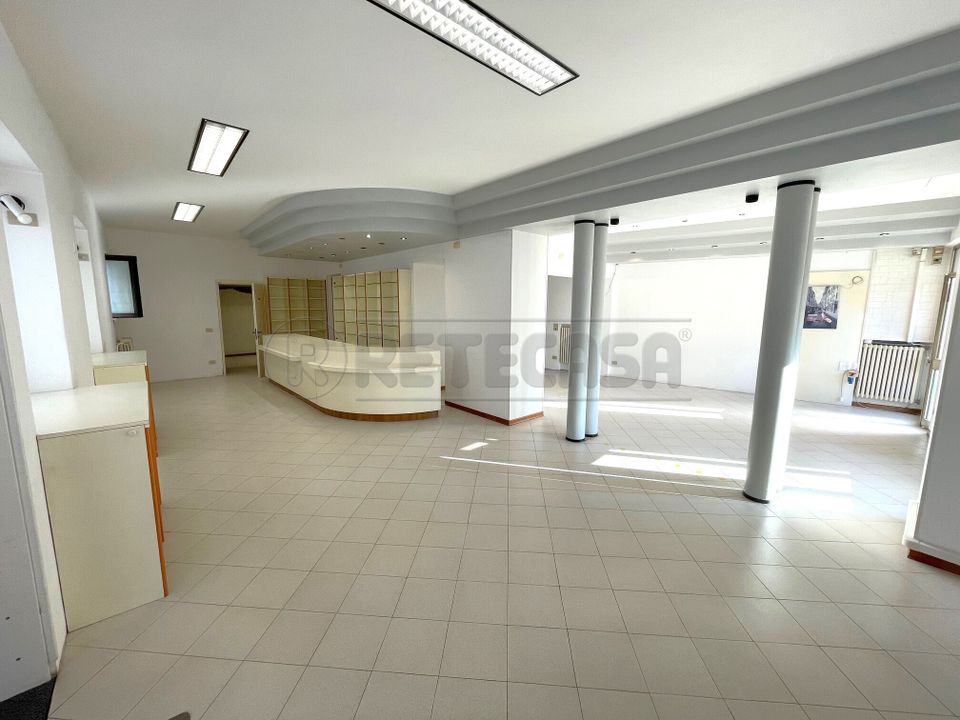 L'establiment comercial a Orgiano, Vicenza - foto 3