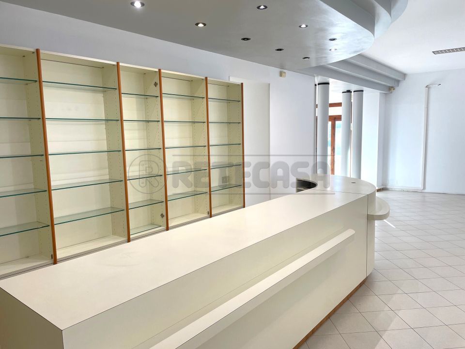 L'establiment comercial a Orgiano, Vicenza - foto 5