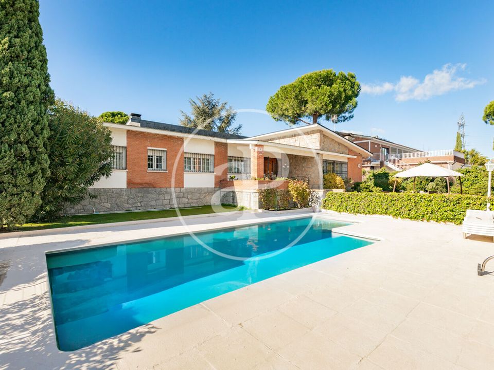 Villa i Las Rozas De Madrid, Madrid - foto 1