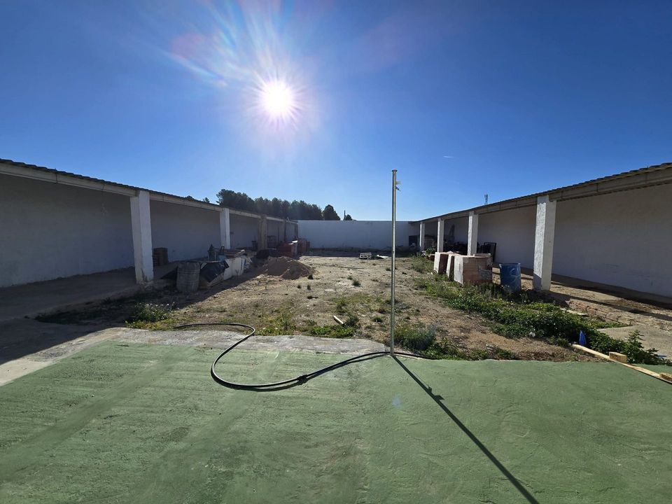 Erhvervsejendom i Sax, Alicante - foto 2