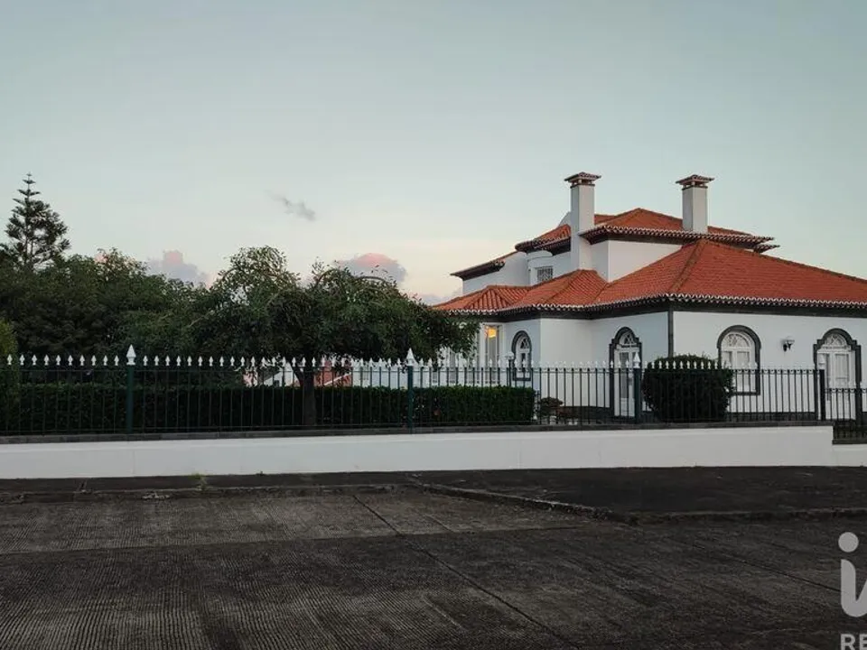 Omakotitalo Ponta Delgadassa, Sao Miguel - kuva 1