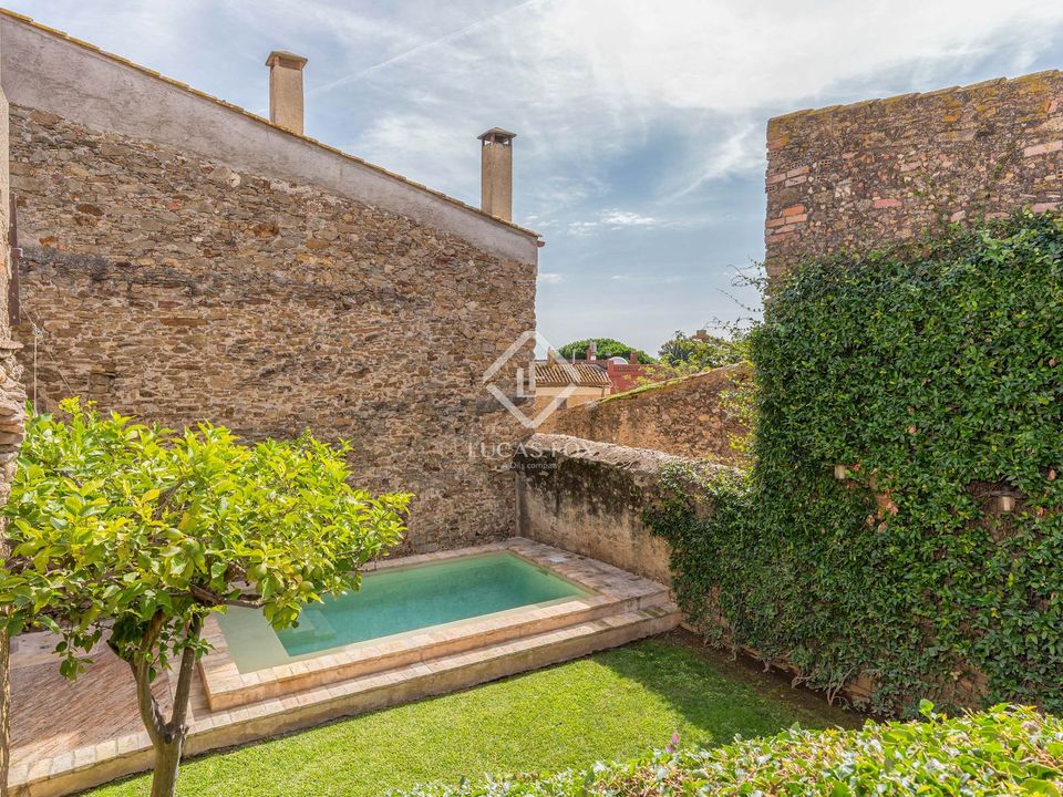 Landejendom i Gualta, Gerona - foto 1
