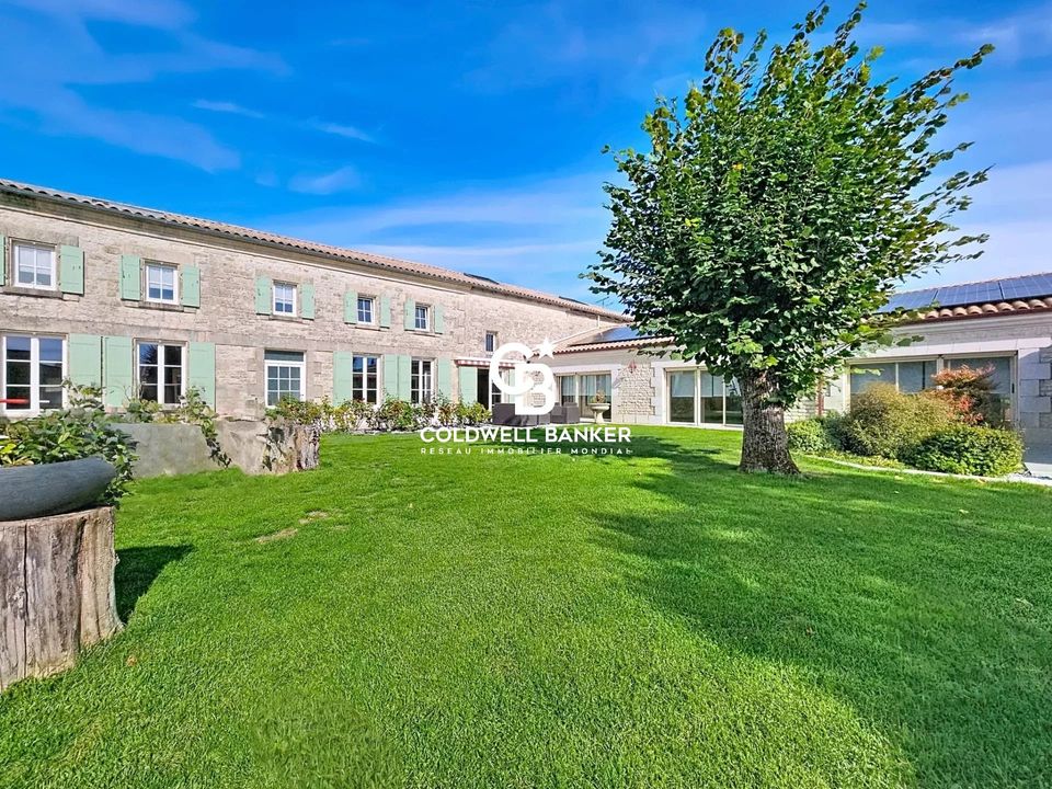 Dom wiejski: Saint-Jean-d'Angely, Charente-Maritime – zdjęcie 1