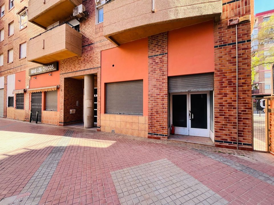 Erhvervsejendom i Mislata, Valencia - foto 1