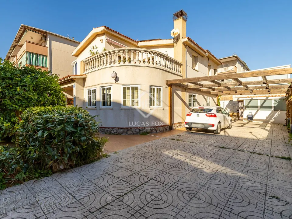 Villa i Castelldefels, Barcelona - foto 1