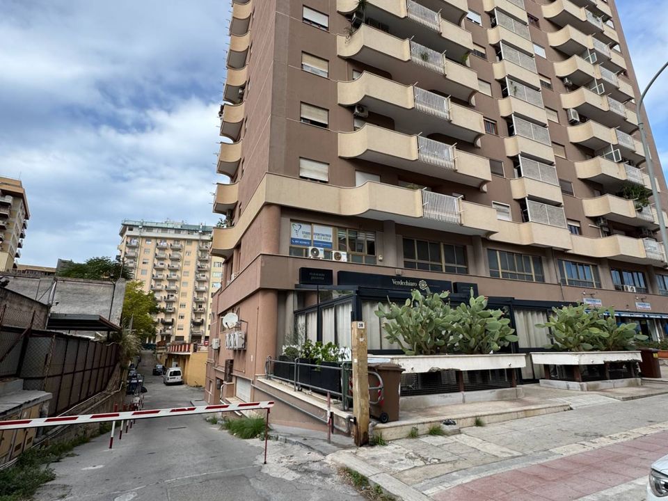 Parkeringsplads i Palermo, Palermo - foto 1