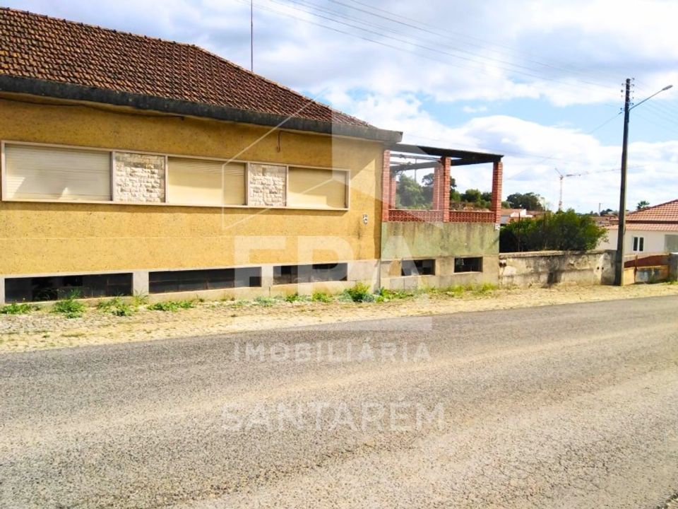Villa in Alcanena, Santarem - photo 1