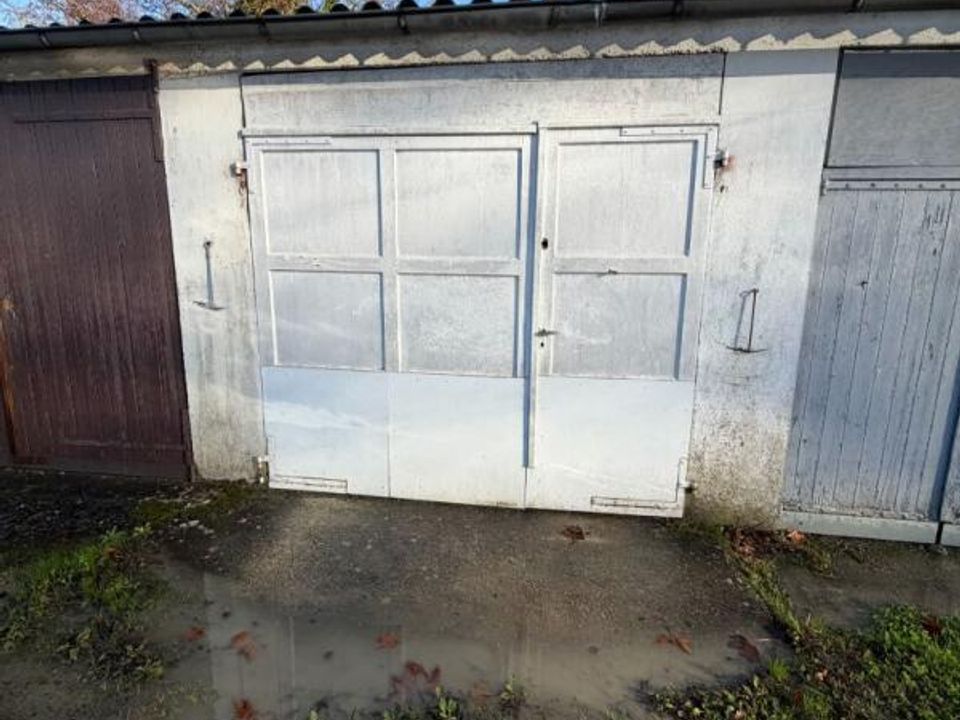 Parkeringsplads i Lucon, Vendee - foto 1