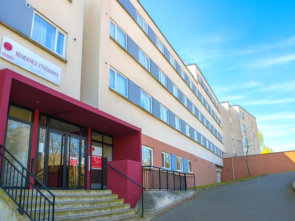 Erhvervsejendom i Sevres, Hauts-de-Seine - foto 1