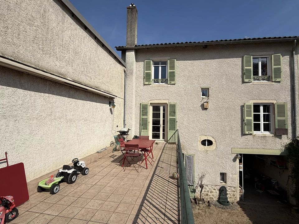 Byhus i Belleville, Rhone - foto 1